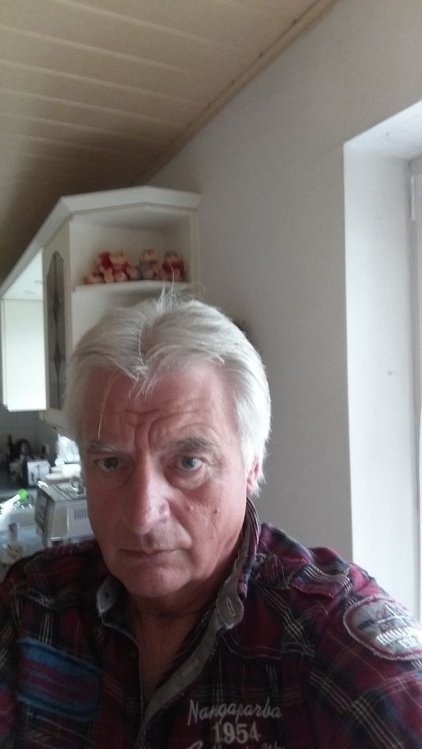 Suche eine nette Frau die gerne mit mir gerne mit dem Womo fährt