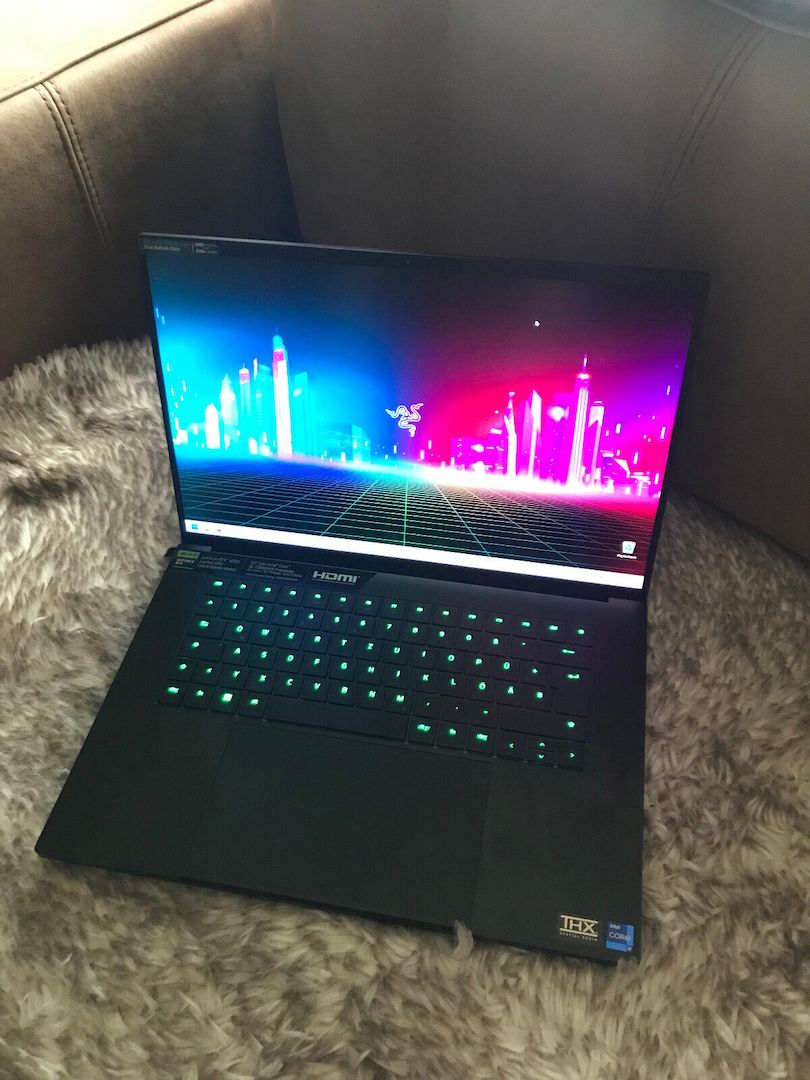 Razer Blade 16 Gaming Laptop