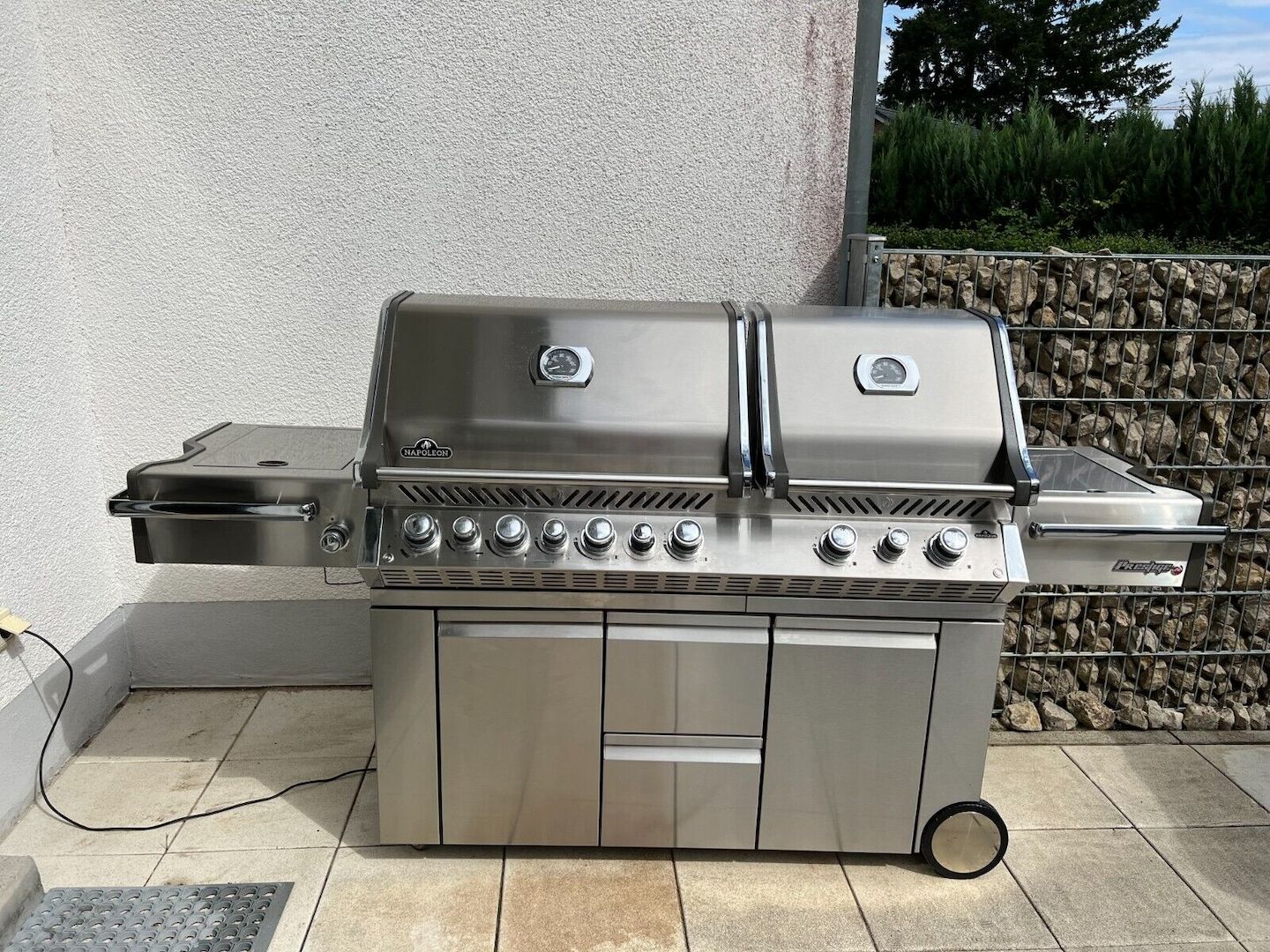 Gasgrill Napoleon Prestige Pro 825 (Edelstahl) mit Drehspieß und Abdeckhaube