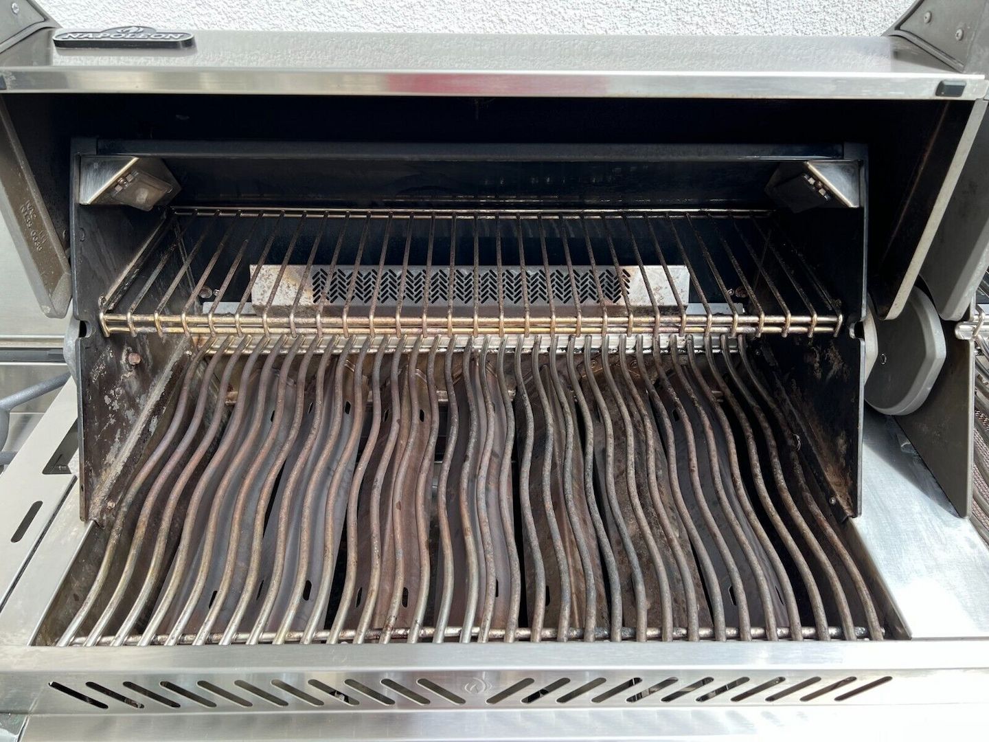 Gasgrill Napoleon Prestige Pro 825 (Edelstahl) mit Drehspieß und Abdeckhaube