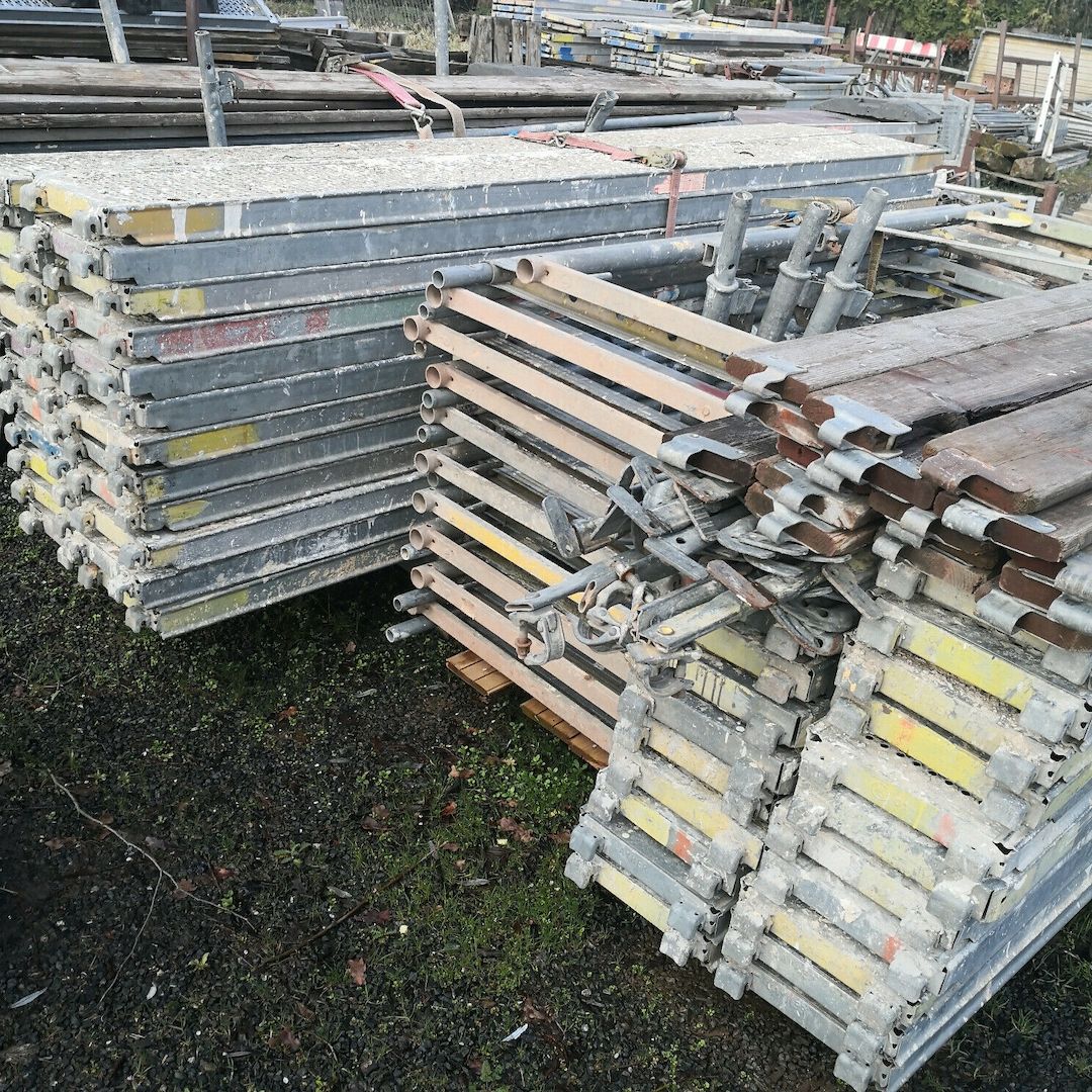 200m² gebrauchtes Gerüst 2,57 und 3,0 m Felder