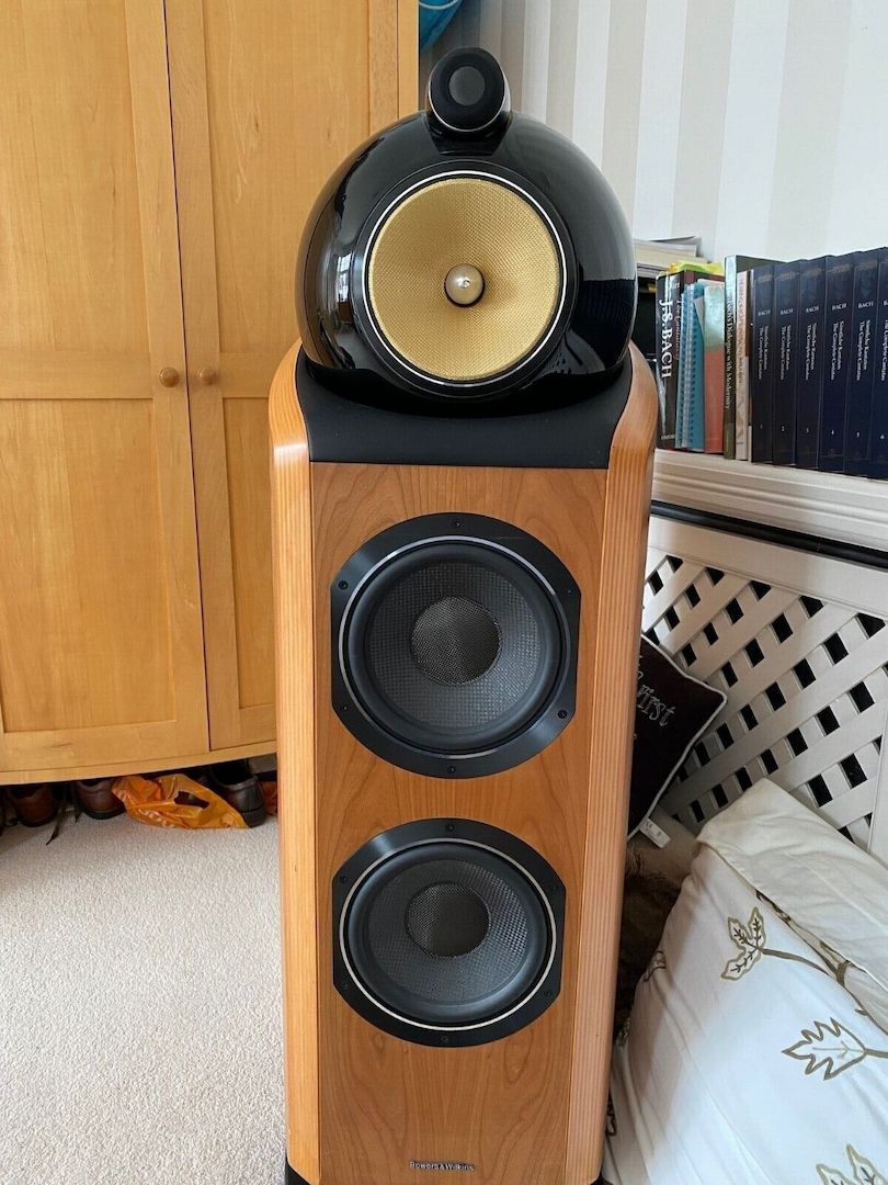 Bowers & Wilkins  (B&W )802 D2