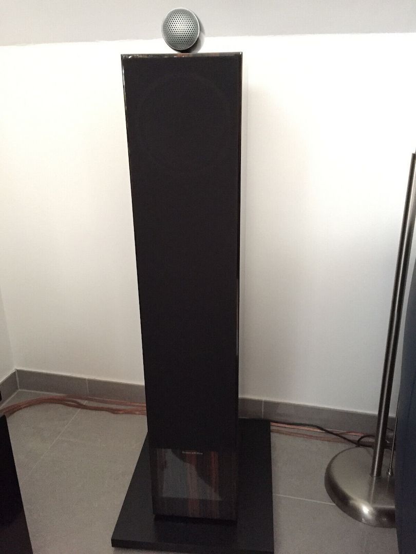 Bowers & Wilkins ( B&W)  702 S2 Signature
