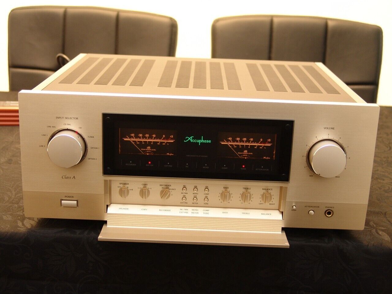 Accuphase E-550