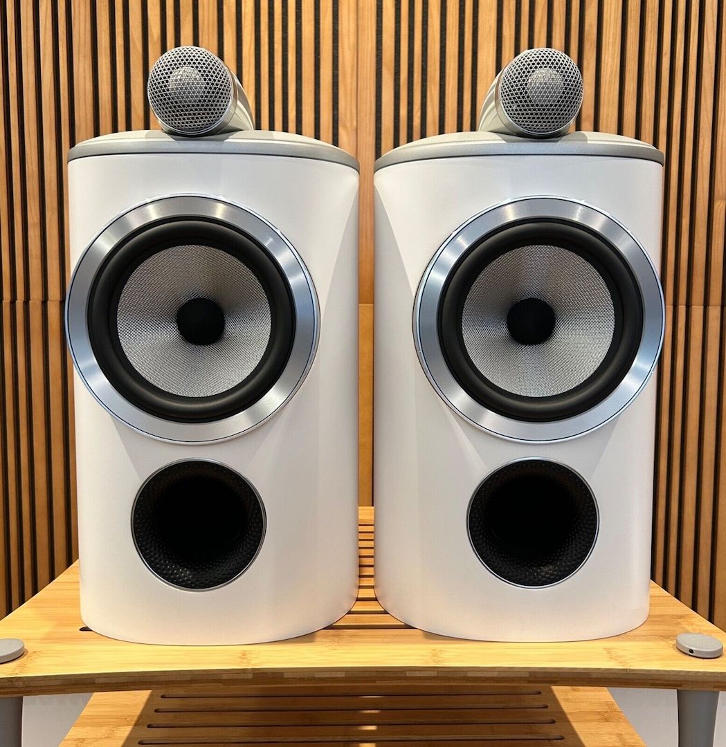 Bowers & Wilkins ( B&W) 805 D4