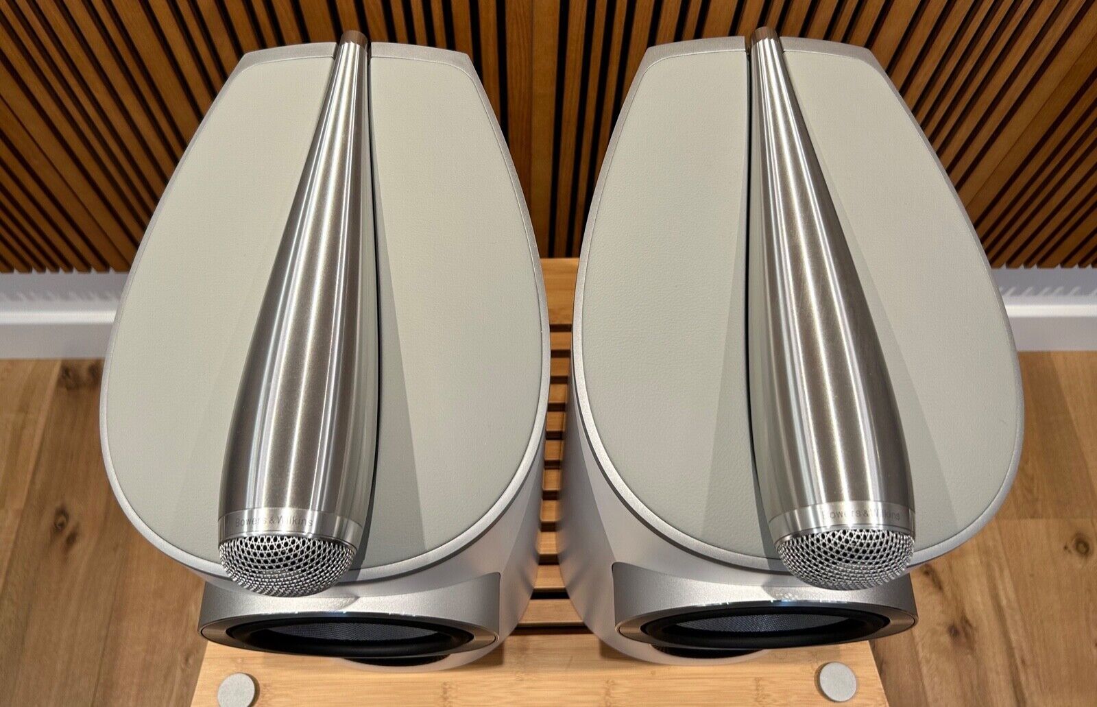 Bowers & Wilkins ( B&W) 805 D4