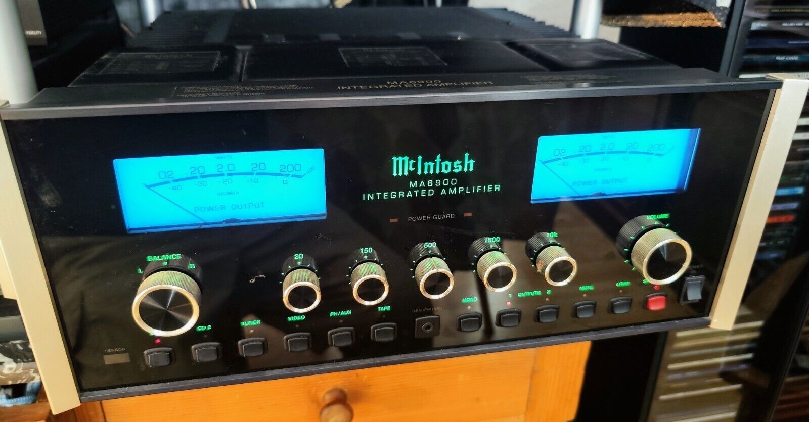 McIntosh MA 6900