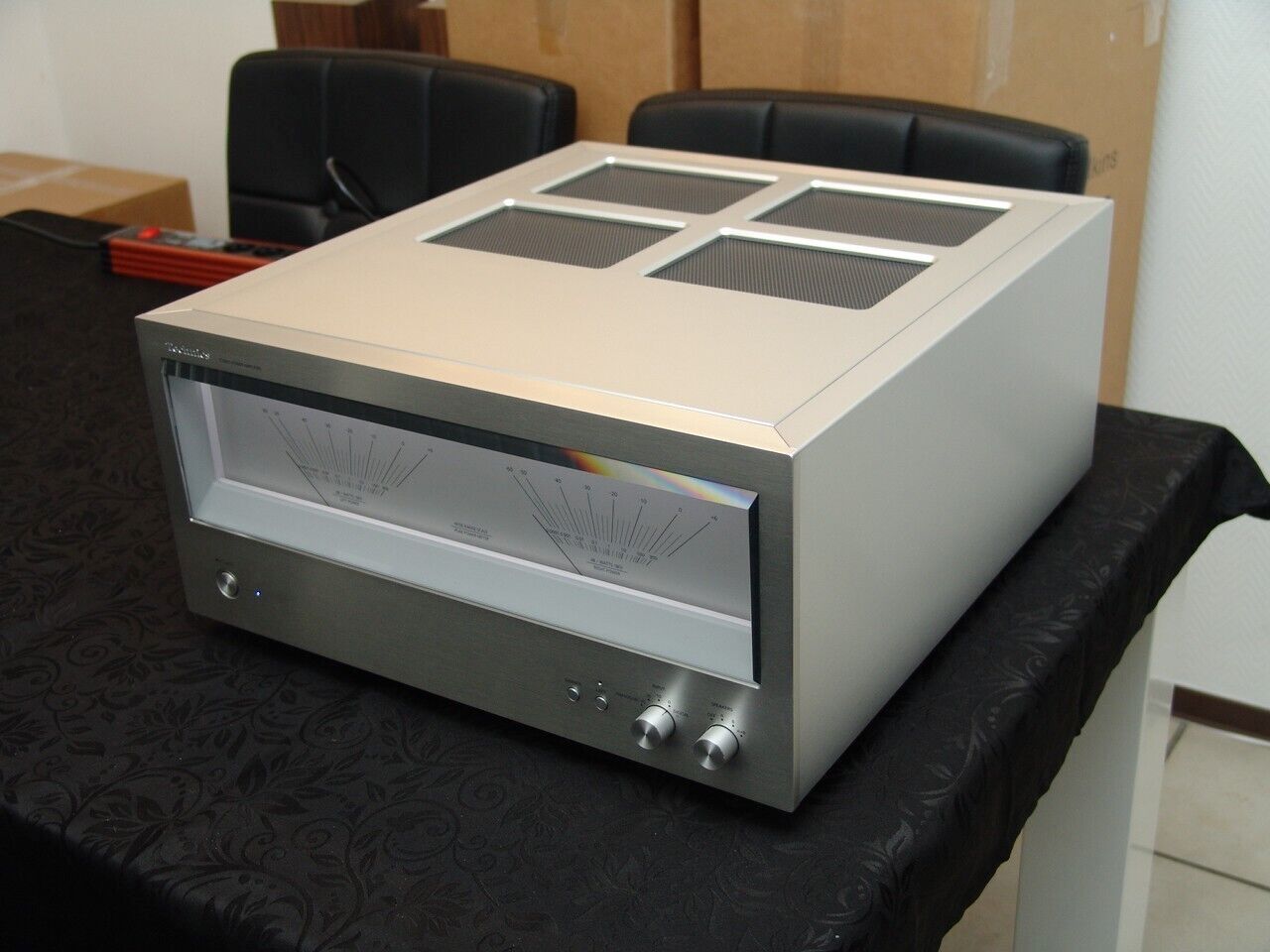 Technics SE-R1 Stereo-Leistungsverstärker