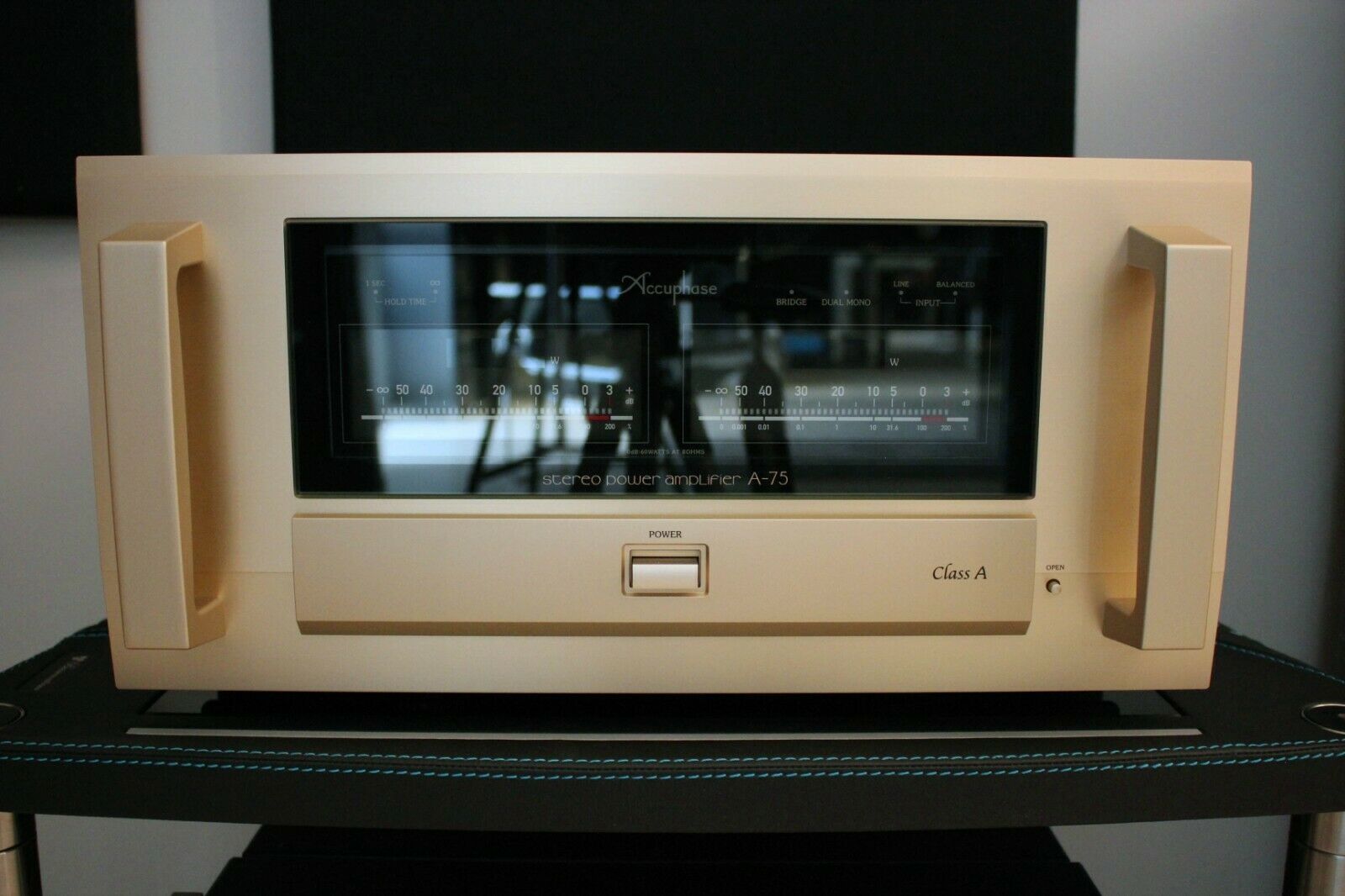 Accuphase A-75