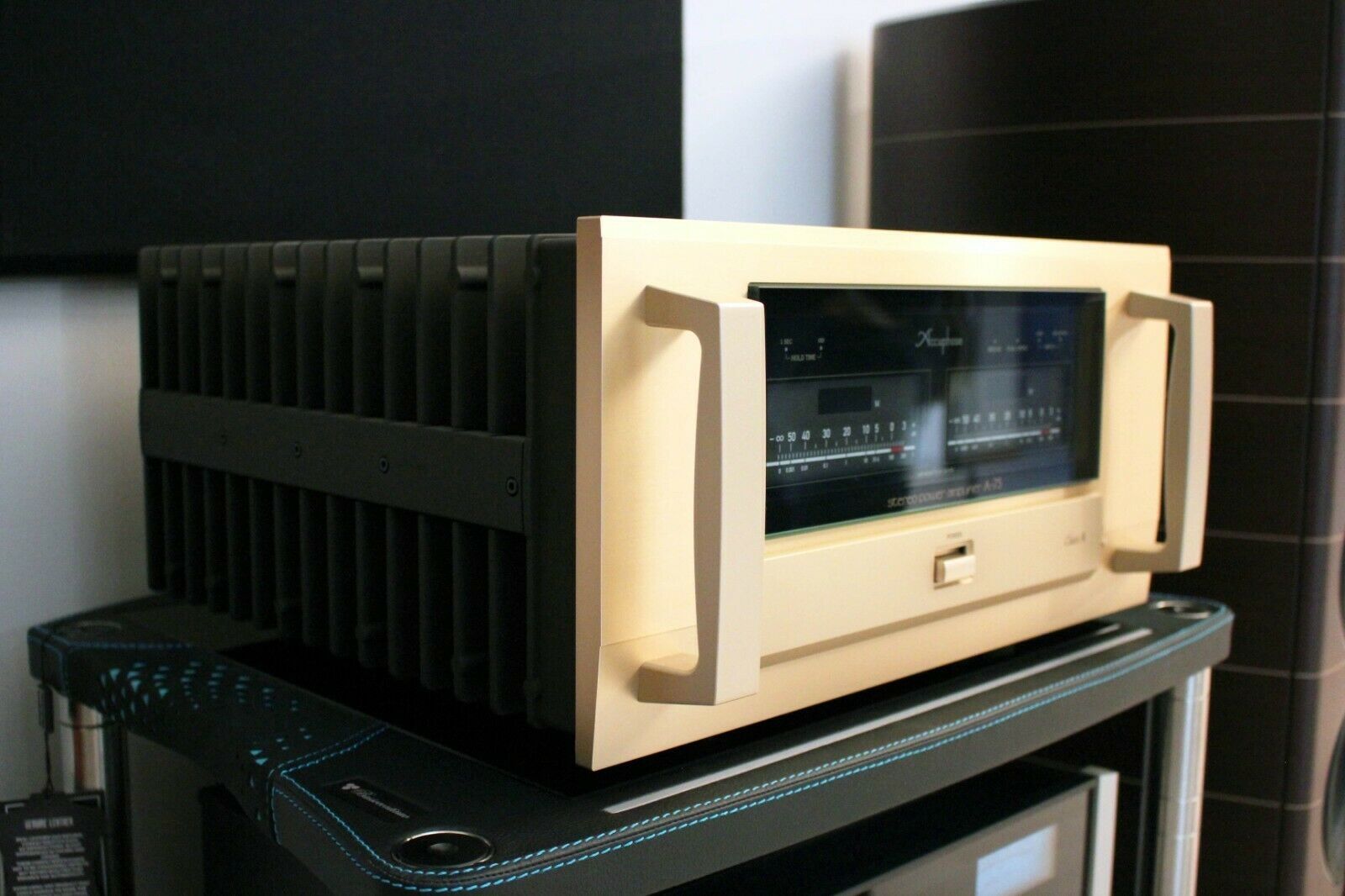 Accuphase A-75