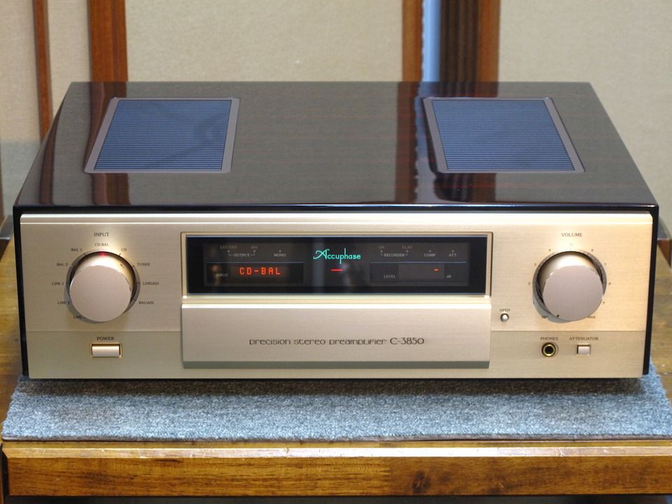 Accuphase c-3850 Vorverstärker