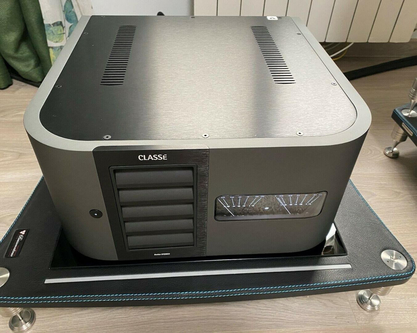 Classe Audio Delta Stereo-Leistungsverstärker (2x300W)