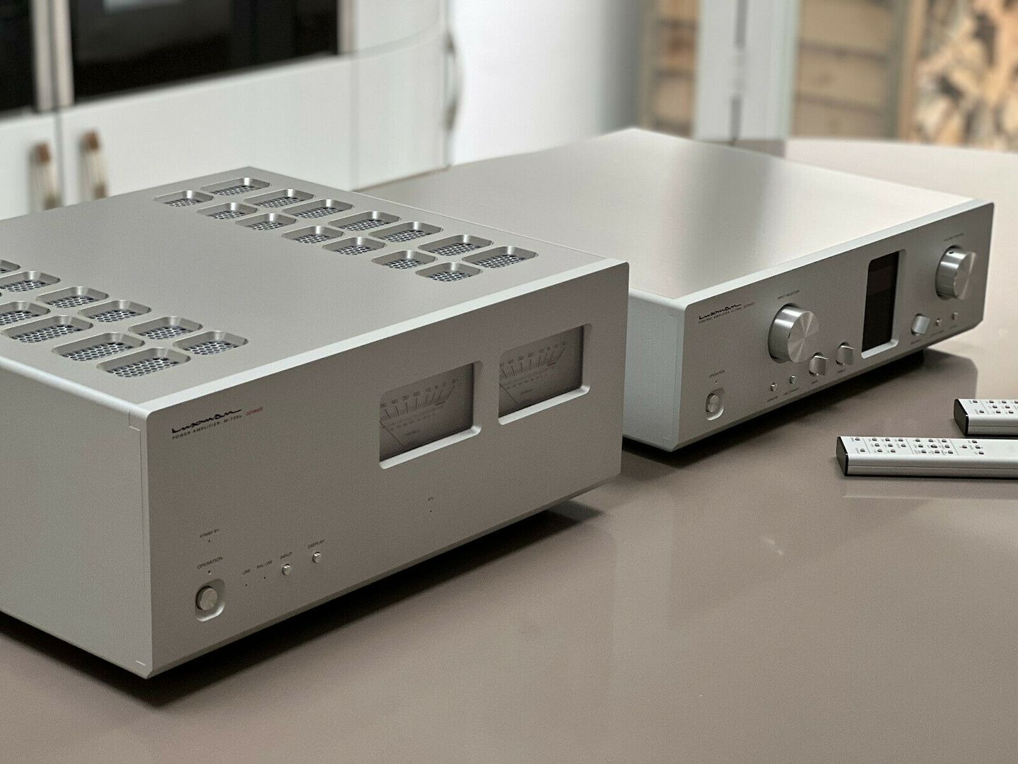 Luxman C700U Ultimate Pre-Amp  M700U Ultimate Power-Amp