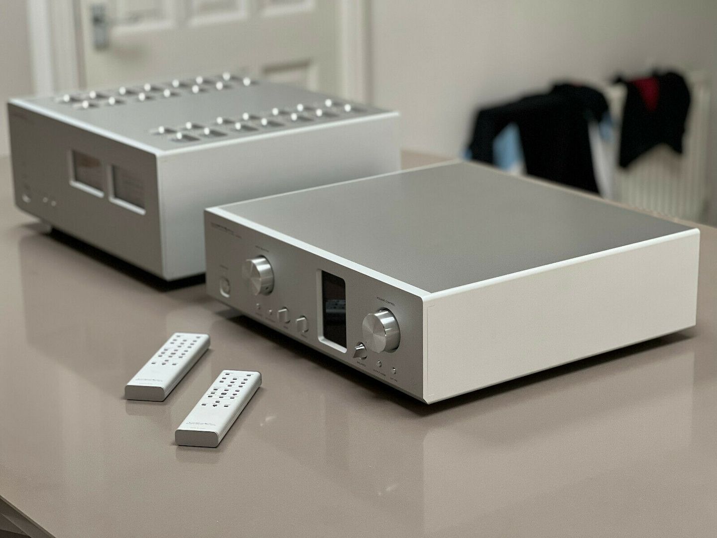 Luxman C700U Ultimate Pre-Amp  M700U Ultimate Power-Amp