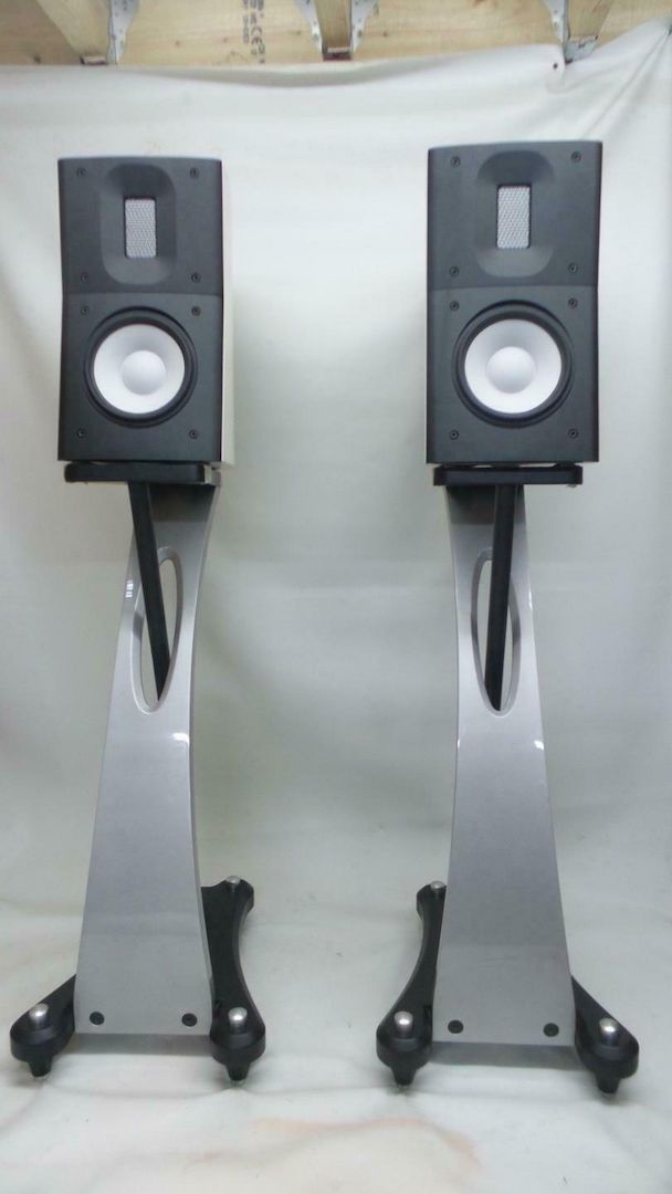 Raidho C1.2-Lautsprecher mit Ständern