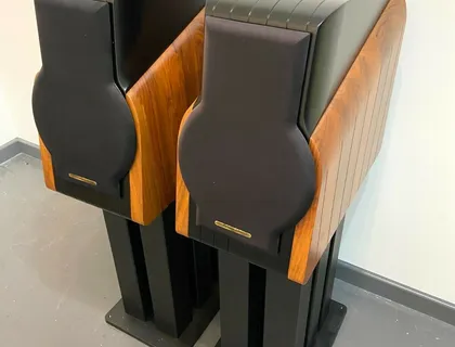 Sonus Faber Extrema Lautsprecher mit Ständer