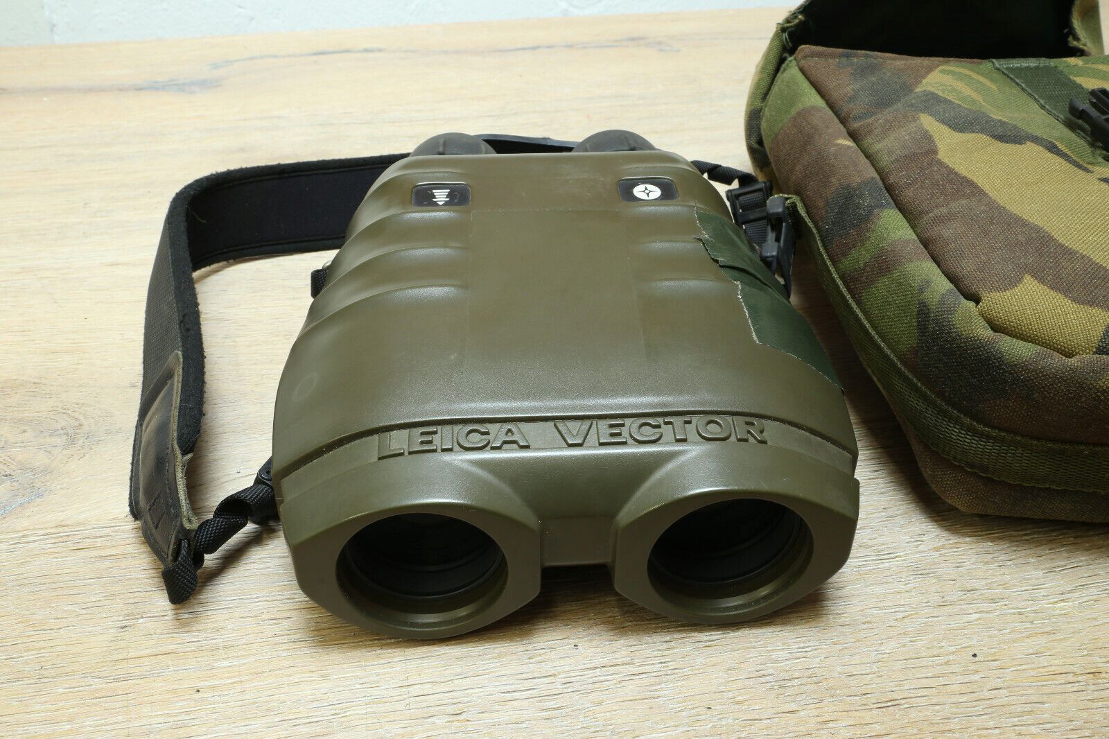 Leica Vector 1500 Fernglas