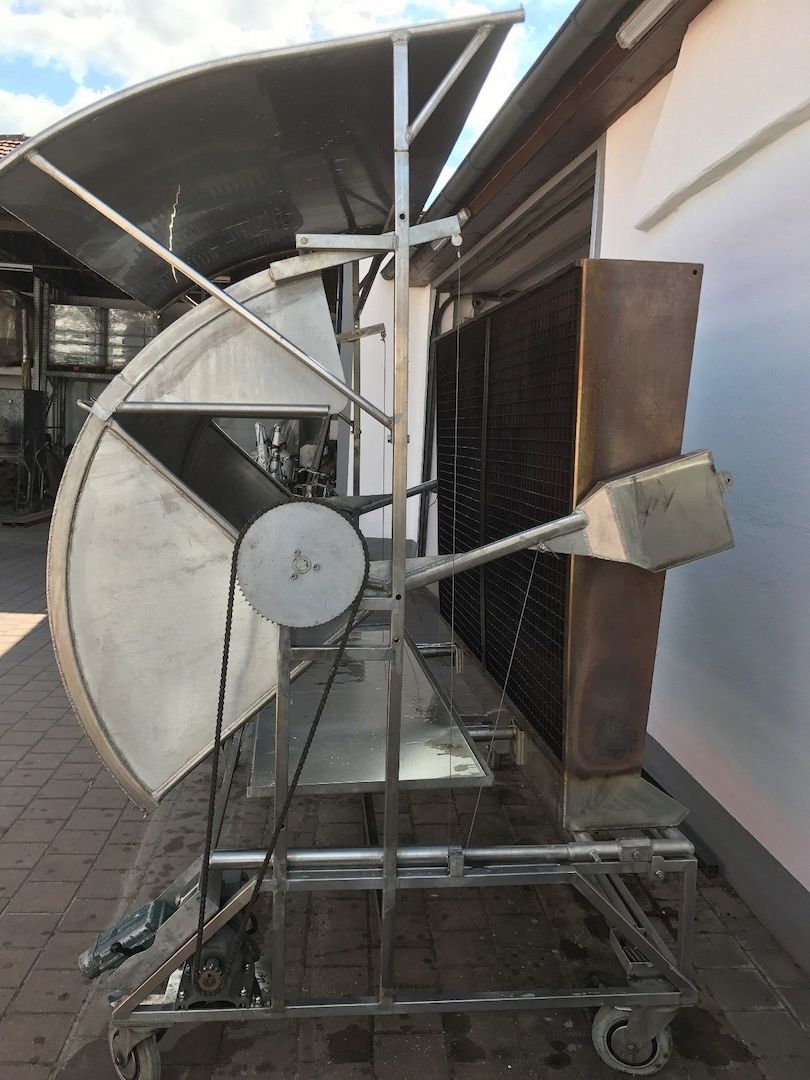 Spanferkelgrill aus Edelstahl mit Holzkohle betrieben, sehr guter Zustand!