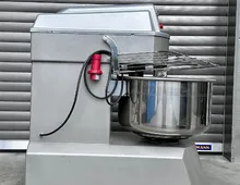 Spiralkneter Teigknetmaschine Neu 60kg