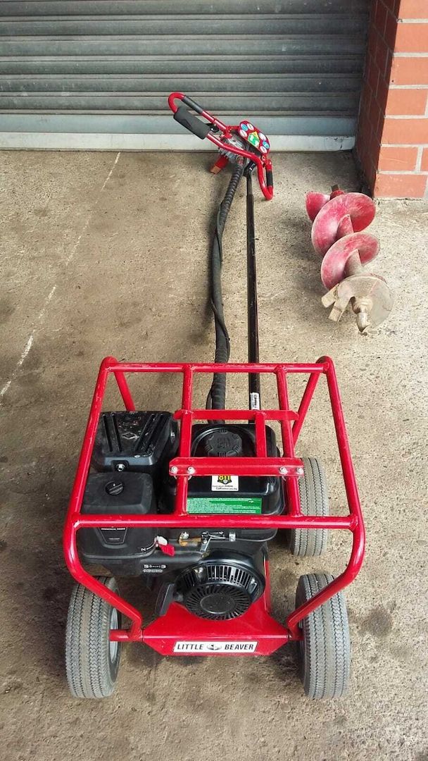 Little Beaver Modell 8 Erdbohrgerät Erdbohrer Bj.2018 aus Insolvenz