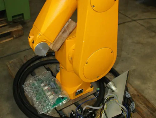Roboter arm Stäubli RX90 mit Cs7 Steuerungseinheit