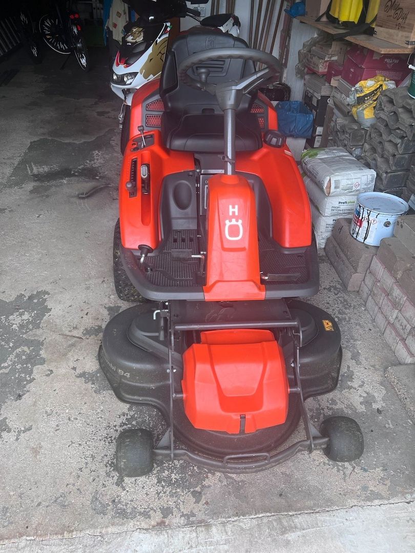 Husqvarna Rider R 214 Tc 2 Zylinder Inclusive Mähdeck