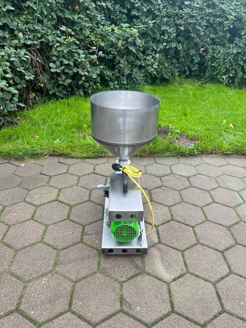 Inotec InoMAT M8 Putzmaschine Bitumen Abdichtung Verputzmaschine