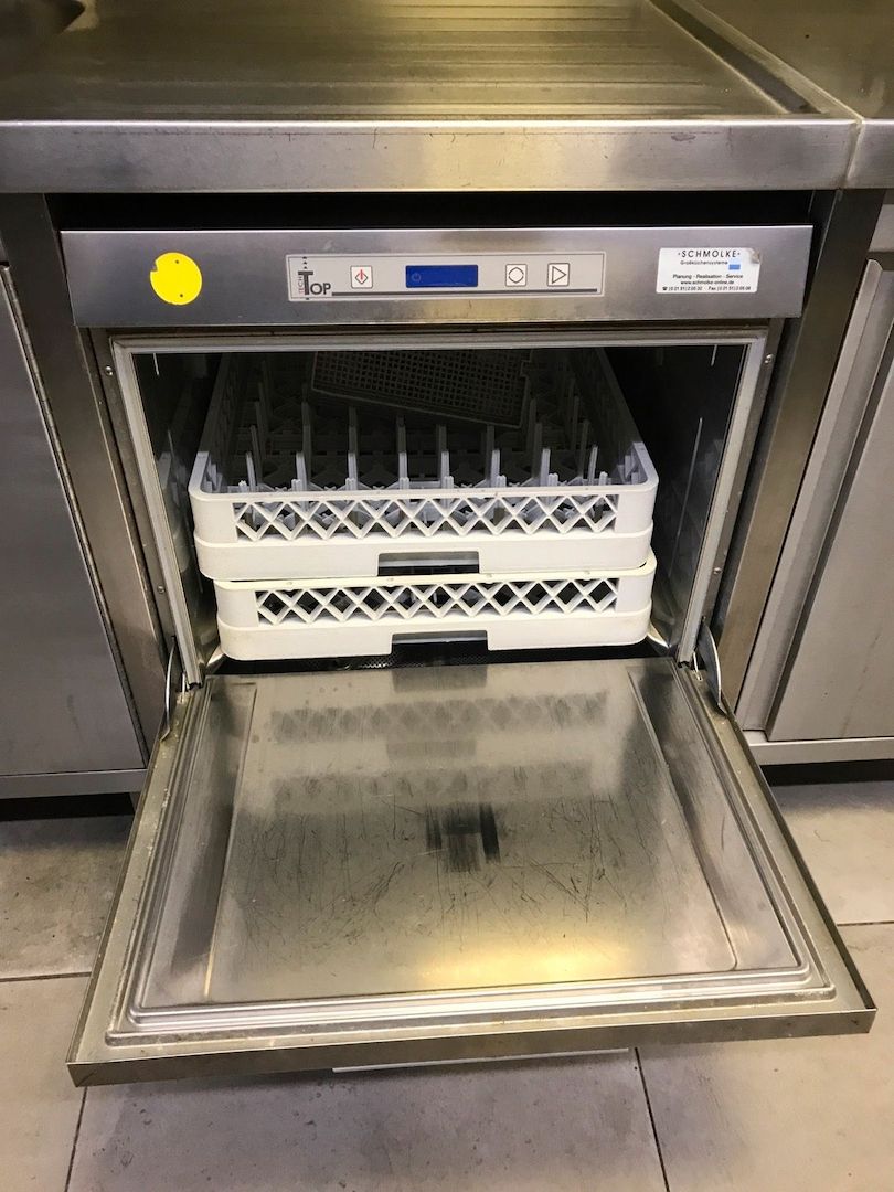 Küchenzeile aus Edelstahl CNS 1810