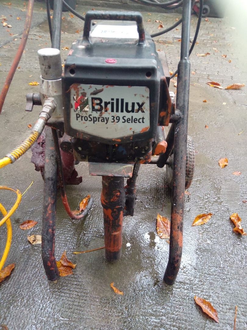 Putz und Lackiermaschine