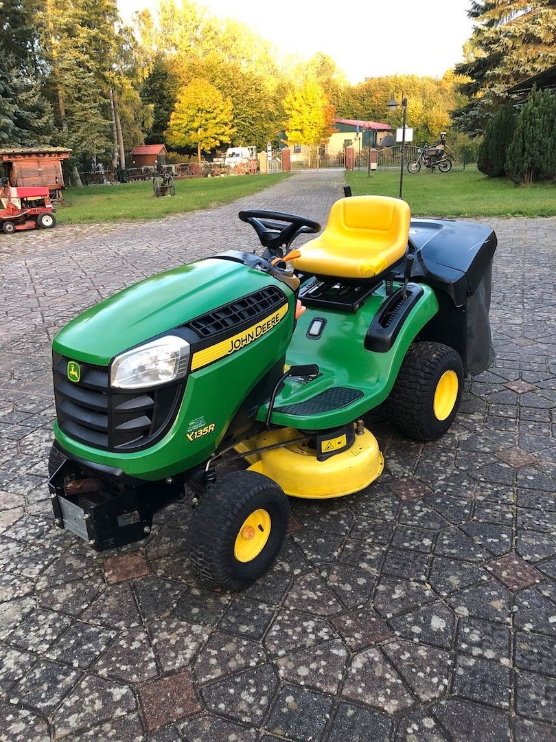Rasentraktor John Deere X135R