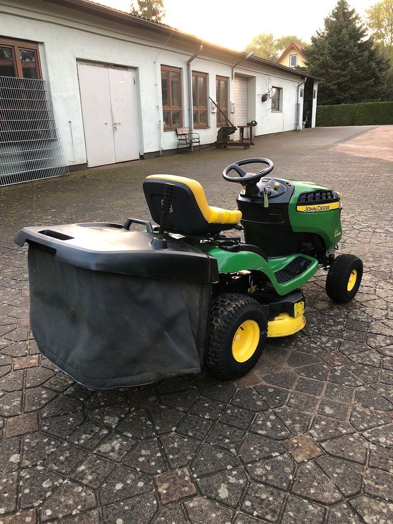 Rasentraktor John Deere X135R