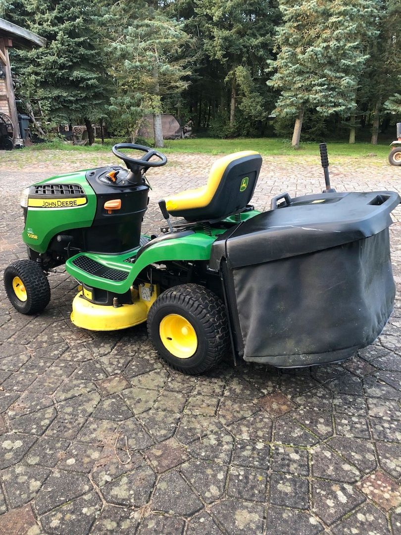 Rasentraktor John Deere X135R