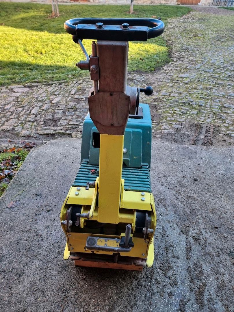 Rüttelplatte Ammann 4020