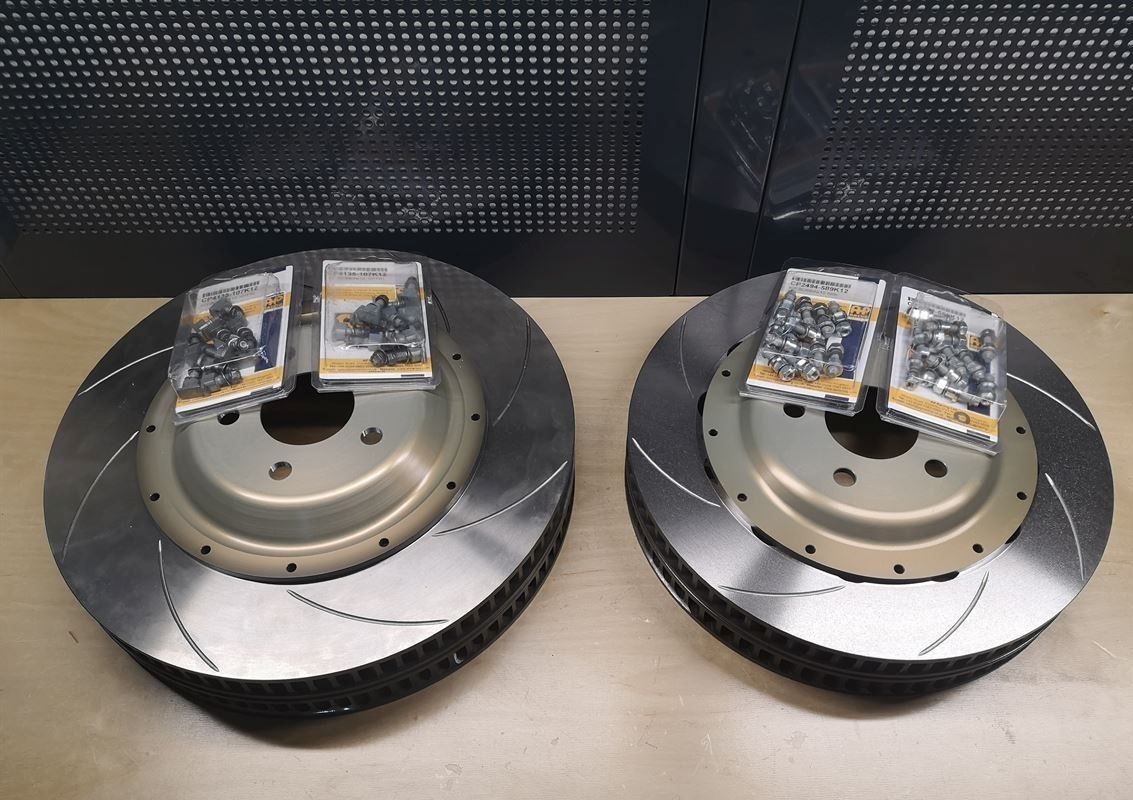 AMG GT4 HWA Complete Brake kit for AMG GTR / AMG GT4 HWA Kompletter Bremssatz für AMG GTR