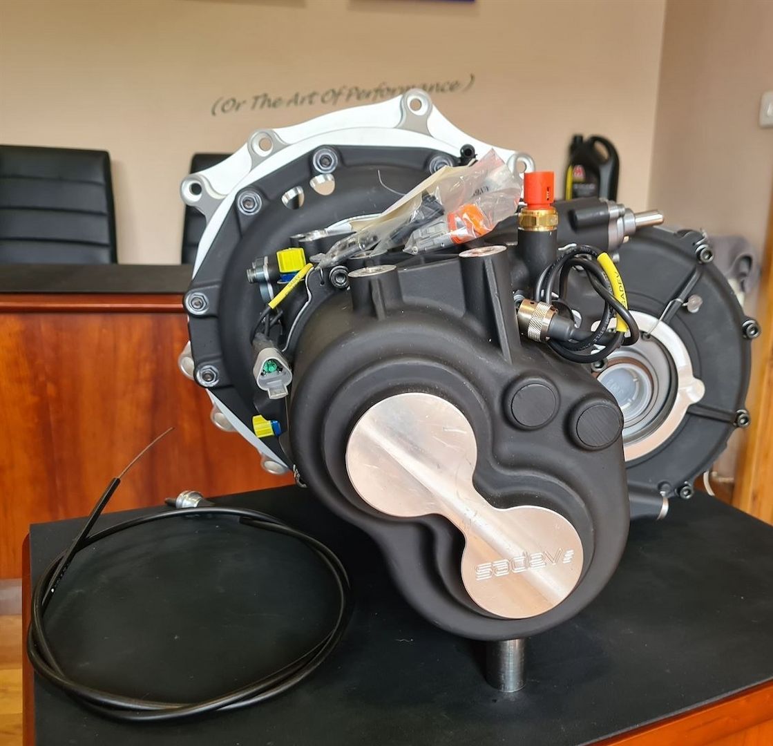 SADEV ST82-14 Gearbox with oil pump - NEW / SADEV ST82-14 Getriebe mit Ölpumpe - NEU