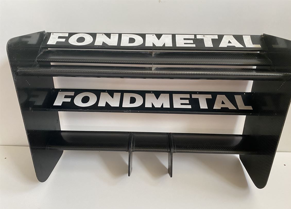 rear formula 1 wing / hinterer Formel-1-Flügel rear formula 1 wing / hinterer Formel-1-Flügel