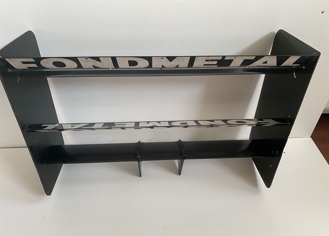 rear formula 1 wing / hinterer Formel-1-Flügel rear formula 1 wing / hinterer Formel-1-Flügel