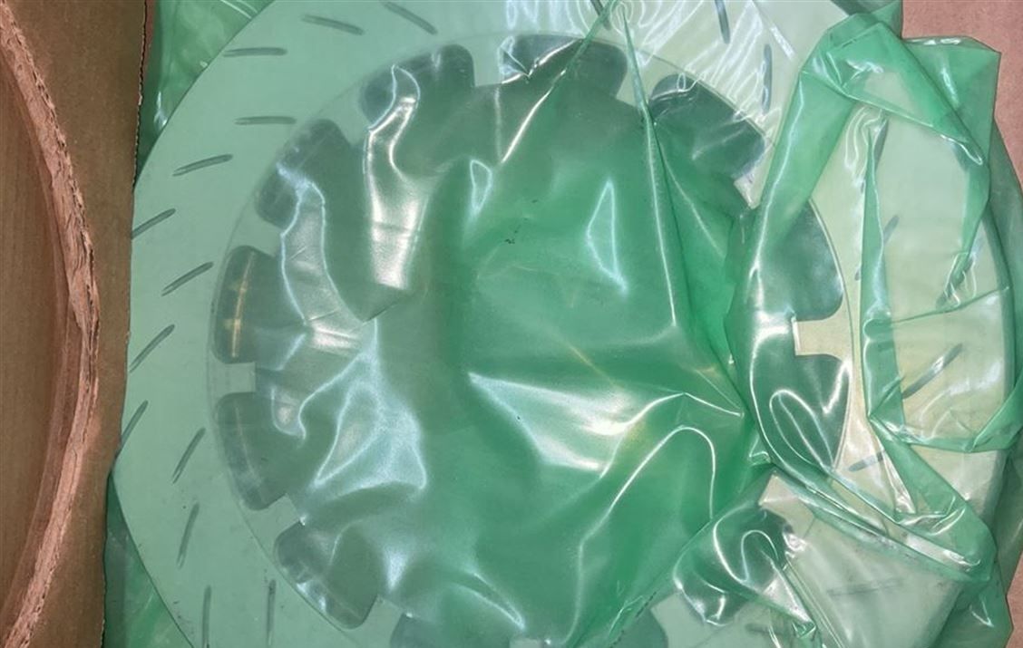 Brandneue PFC-Bremsen (Bremssättel und Scheiben) / Brand New PFC Brakes ( Calipers and Discs )