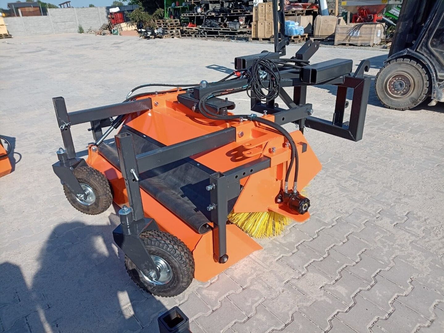 Kehrmaschine Kehrbürste Bürste 2,4 m Traktor Stapler Frontlader Euro Dreipunkt