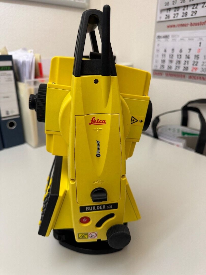 Totalstation Leica 509 mit Leica (Panasonic) Feldrechner FZ-M1