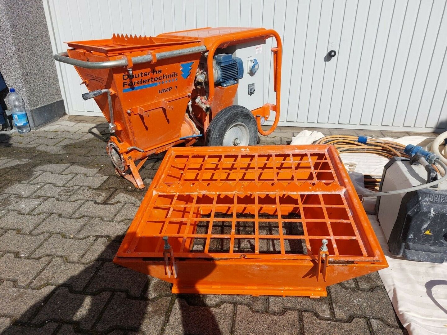 Putzmaschine UMP 1 Dualpower, umschaltbar 230V400V, 16A mit 3,0 kW-Pumpe