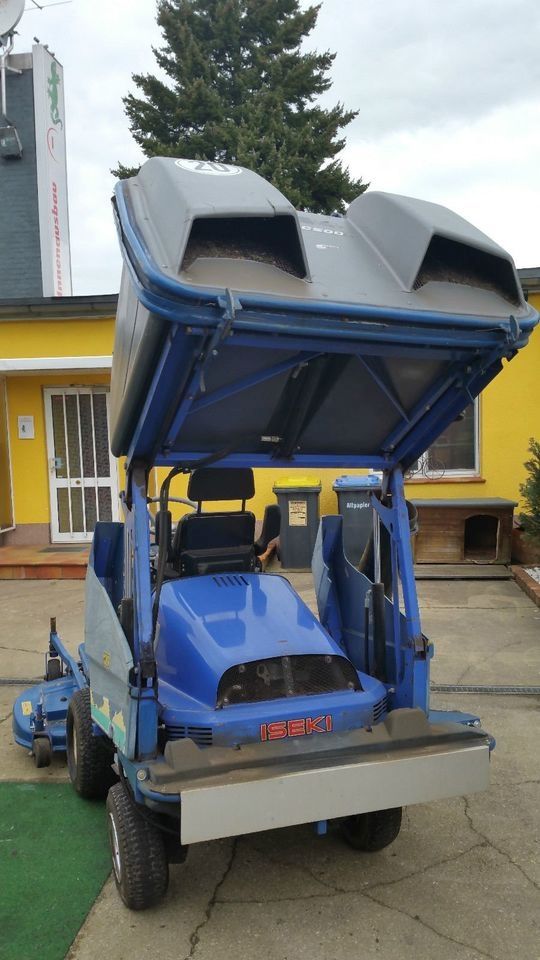 Rasentraktor Aufsitzmäher ISEKI SF 230 II LIFERUNG FREI!