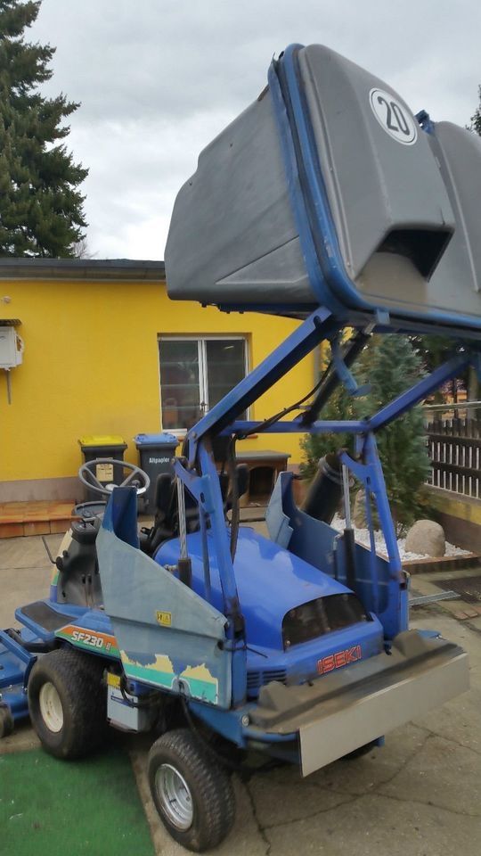 Rasentraktor Aufsitzmäher ISEKI SF 230 II LIFERUNG FREI!