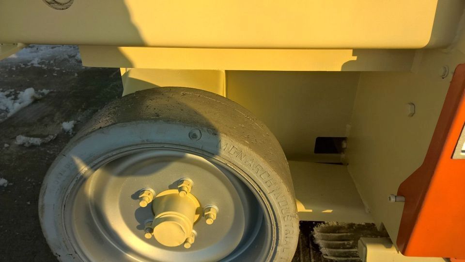 Scherenarbeitsbühne JLG 2646 E3 Hubsteiger