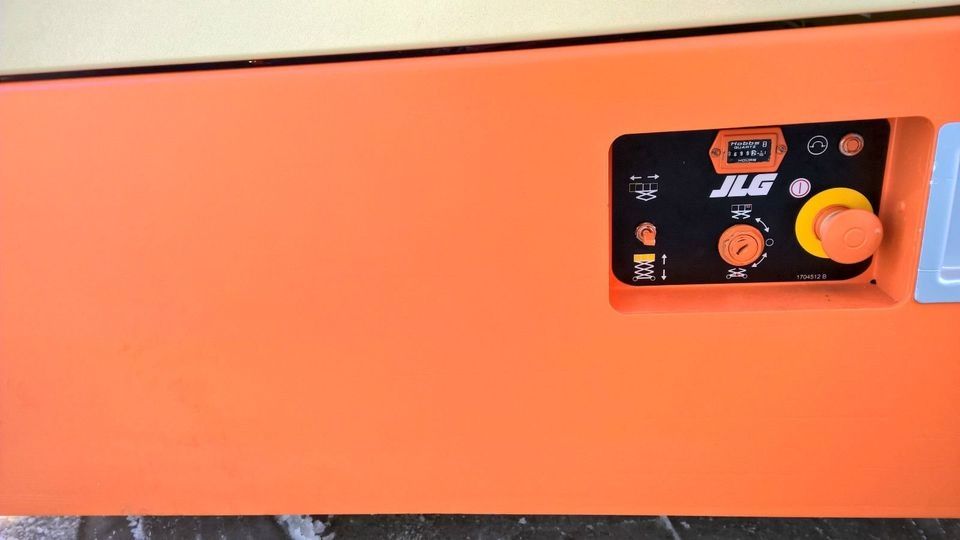 Scherenarbeitsbühne JLG 2646 E3 Hubsteiger