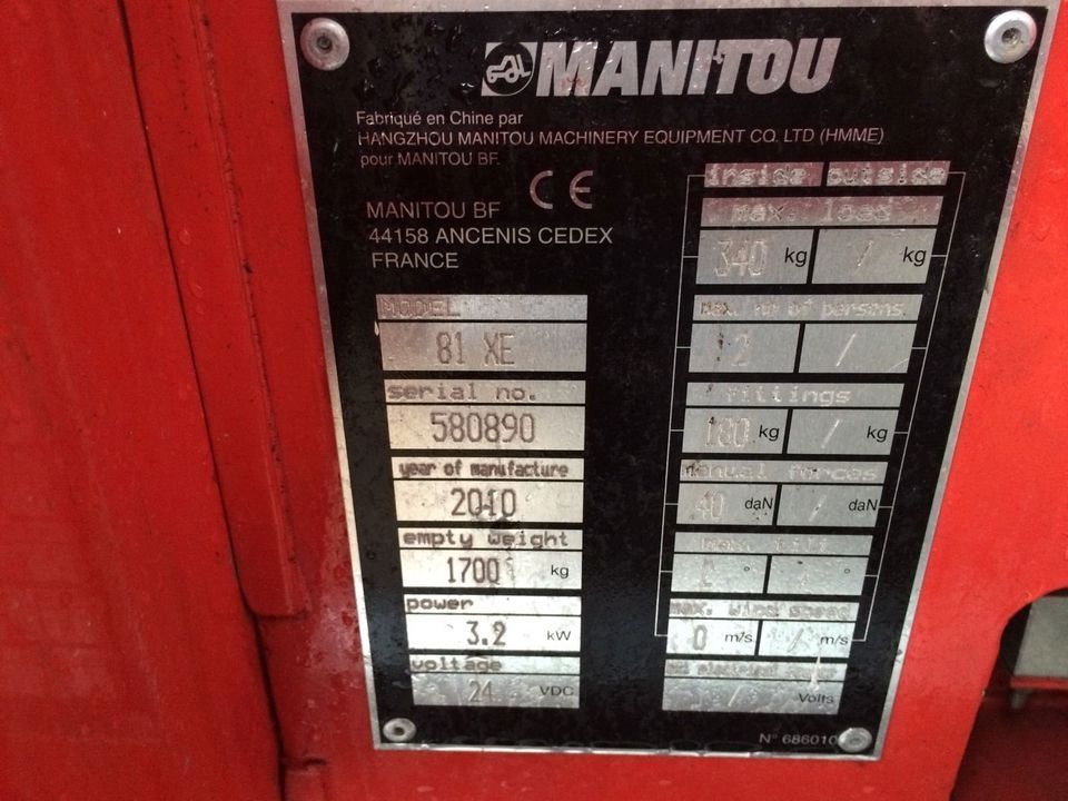 Scherenarbeitsbühne mit 3000 Kg PKW Anhänger