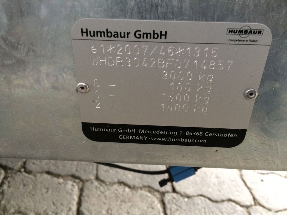 Scherenarbeitsbühne mit 3000 Kg PKW Anhänger