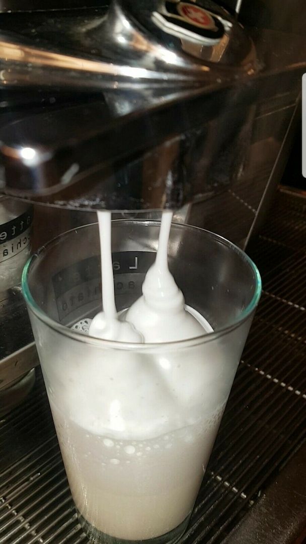 Thermoplan Black White 3 Kaffeevollautomat + Milchkühler BW3-CTM mit Kalkpatrone