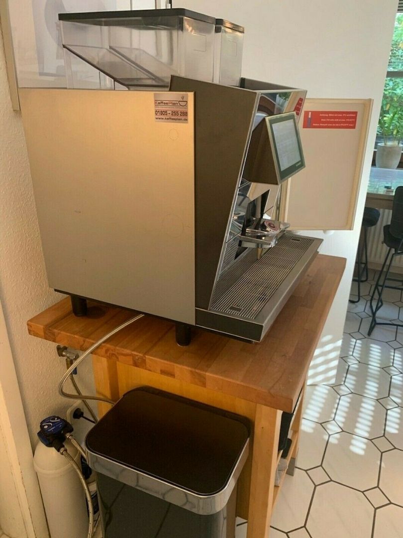 Thermoplan Black White 3 Kaffeevollautomat + Milchkühler BW3-CTM mit Kalkpatrone