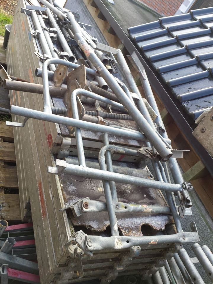 ALU-Stahl Gerüst Layher - Fassadengerüst Ca. 220 qm